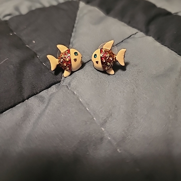 Betsey Johnson Mother's Day Release Crystal AB Heart Gold Fish Stud Earrings - Picture 3 of 3